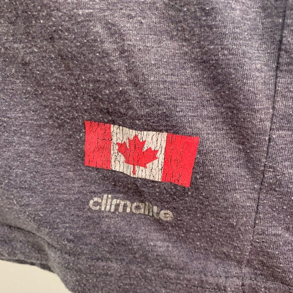 🤩 3 for $20 / Adidas Ultimate Grey Tank with Camo Maple Leaf - Picture 6 of 7